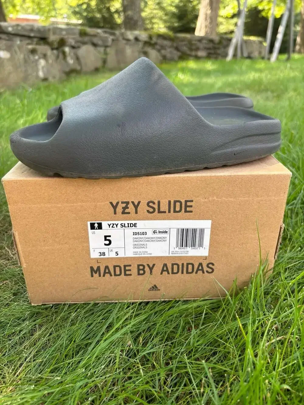 Size 5- Adidas Yeezy Slide Dark Onyx ID5103